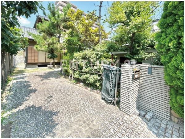 吹田市千里山月が丘の中古一戸建て