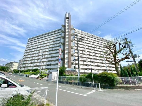 千里桃山台団地A1棟
