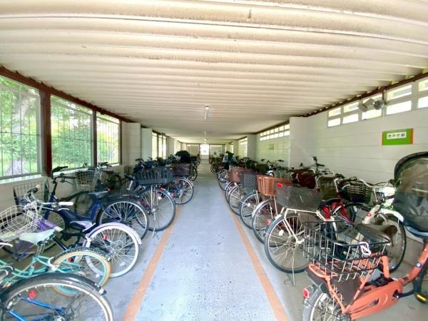 千里桃山台団地A1棟