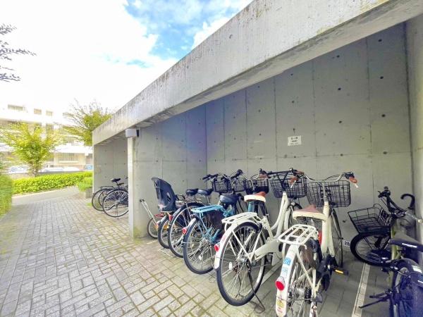 緑地公園グリーンハイツ４号棟