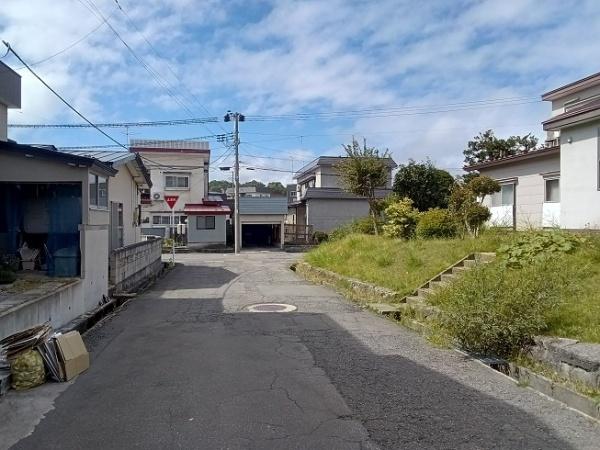 青森市大字新城字平岡の土地