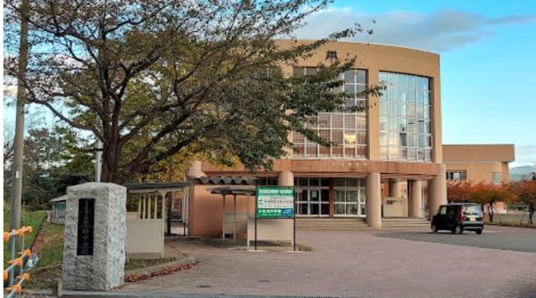 青森市大字上野字山辺の中古一戸建て(青森市立荒川中学校)