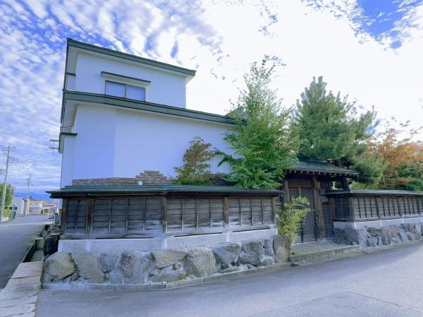 弘前市大字石渡３丁目の中古一戸建て