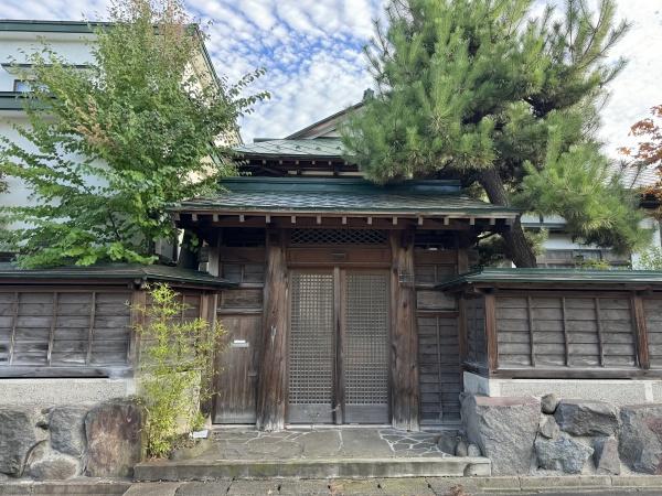 弘前市大字石渡３丁目の中古一戸建て