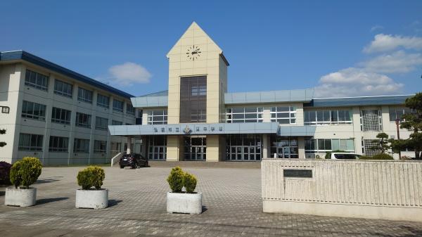 弘前市大字早稲田1丁目の土地(弘前市立東中学校)
