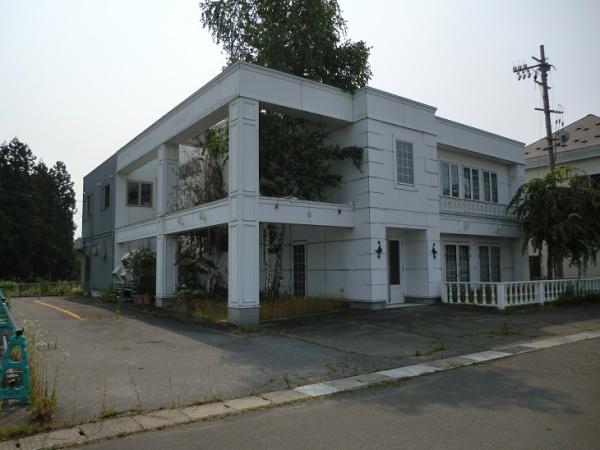 弘前市大字早稲田4丁目店舗
