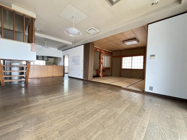 センチュリー21アクト八戸店　十和田市西三番町中古住宅