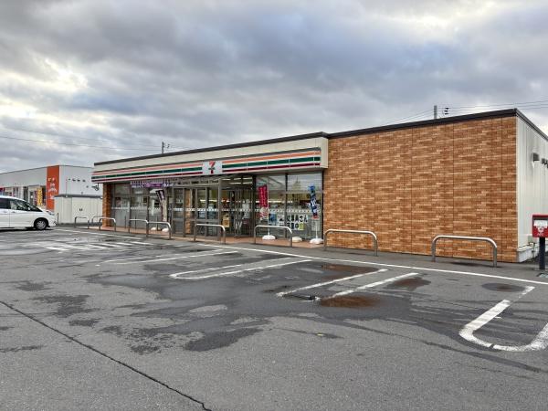 上北郡六戸町小松ケ丘3丁目の中古一戸建て(セブンイレブン六戸小松ヶ丘店)