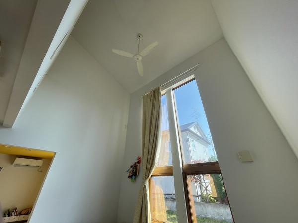 上北郡六戸町小松ケ丘3丁目の中古一戸建て(リビング)