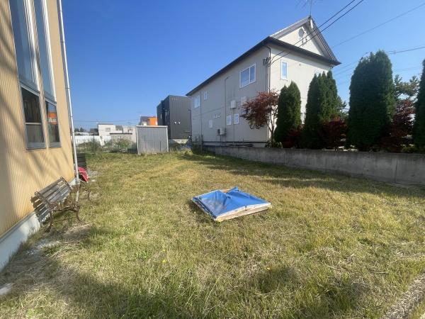 上北郡六戸町小松ケ丘3丁目の中古一戸建て(庭)