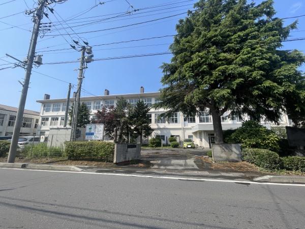 八戸市大字湊町字久保の土地(八戸市立湊中学校)