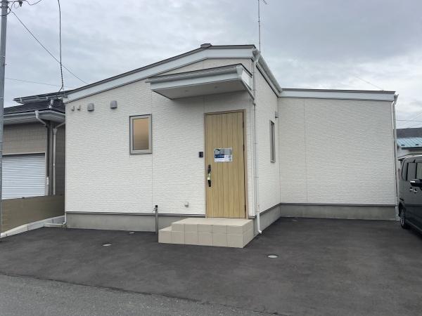 センチュリー21アクト八戸店　三沢市南町B棟　建売住宅
