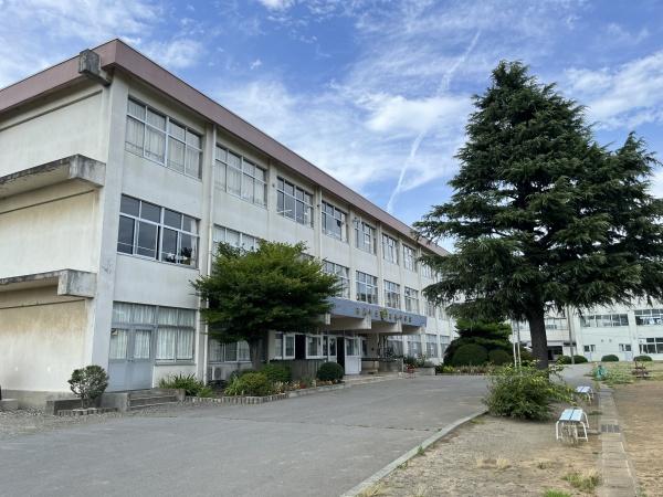 八戸市大字尻内町字尻内河原の土地(八戸市立三条中学校)