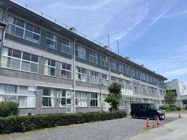 八戸市大字白銀町字人形沢の中古一戸建て(八戸市立白鴎小学校)