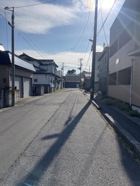 三沢市桜町2丁目の土地(前面道路含む現地写真)