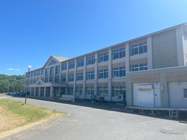上北郡おいらせ町鶉久保の土地(おいらせ町立木ノ下中学校)