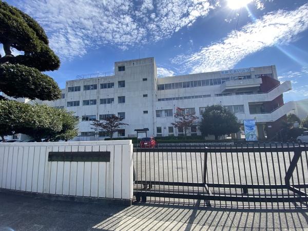 伊勢原市東大竹の中古一戸建て(伊勢原市立伊勢原中学校)