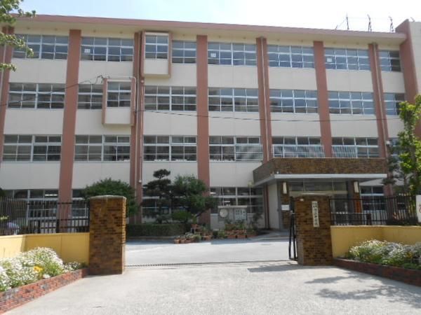 ライオンズシティ姪浜(福岡市立内浜中学校)