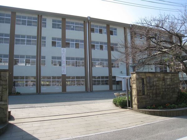 福岡市城南区七隈１丁目の中古一戸建て(福岡市立城南中学校)