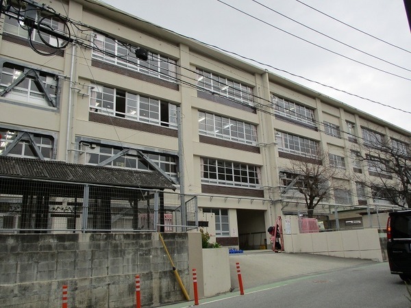 ライオンズマンション長住南(福岡市立西花畑小学校)