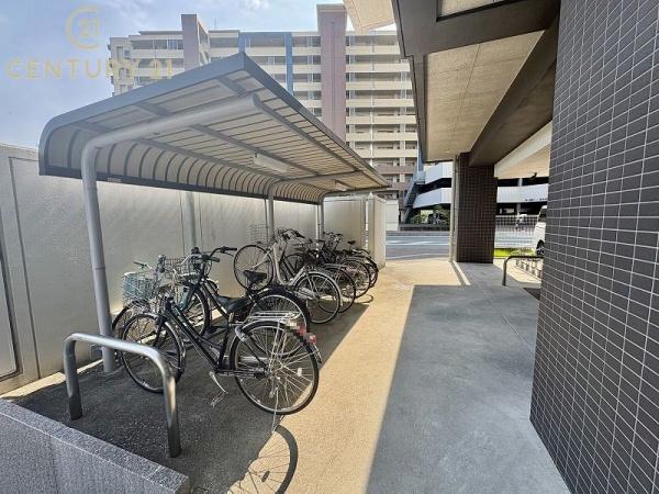 アンピール弥生が丘駅前