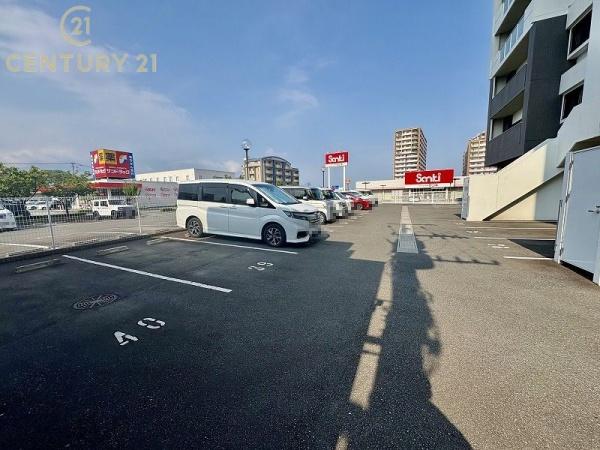アンピール弥生が丘駅前