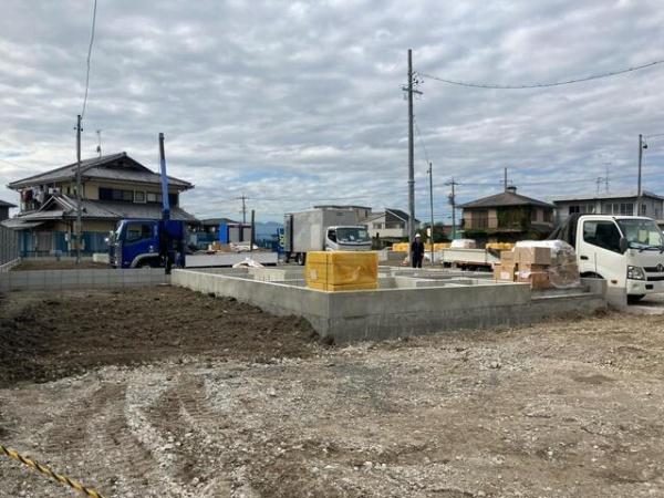 愛西市草平町六下の新築一戸建