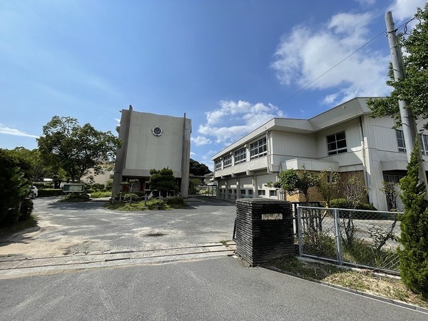 下関市綾羅木本町４丁目の中古一戸建て(下関市立川中西小学校)