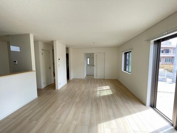 稗田町築浅物件　／　築3年Ｐ３台戸建て