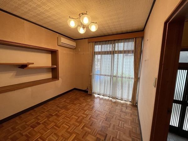 綾羅木本町１丁目／駅近く　コンパクトなお家