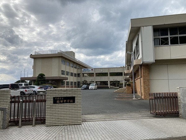 綾羅木本町4丁目/駅近物件(下関市立垢田中学校)