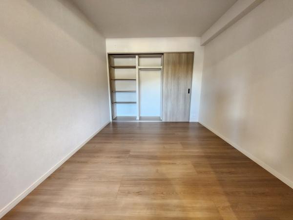 上田中町4丁目マンション/水廻り新品、ペット(洋室)