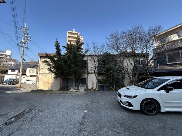 新地町／古アパートあり