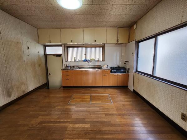 新垢田西町1丁目／加工にて複数台駐車可能