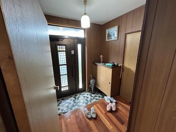 防府市石が口1丁目の中古一戸建て(玄関)