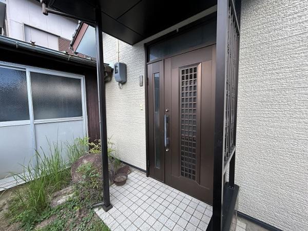 防府市石が口1丁目の中古一戸建て(玄関)
