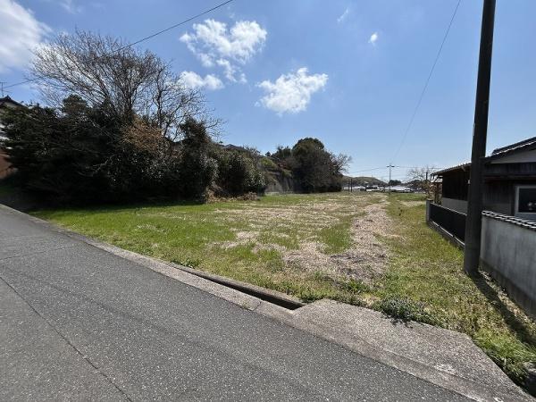 松屋上町2丁目／バイパス近くの畑
