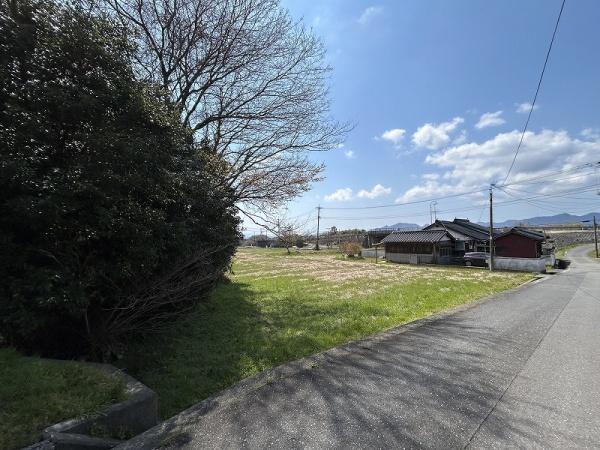 松屋上町2丁目／バイパス近くの畑
