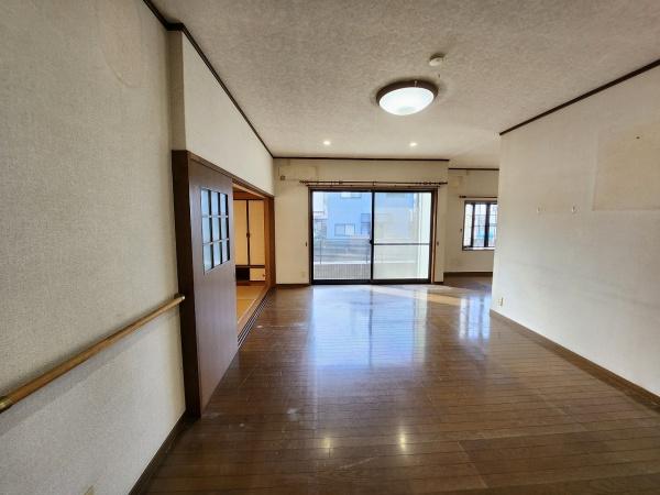 下関市西大坪町の中古一戸建て(リビング)