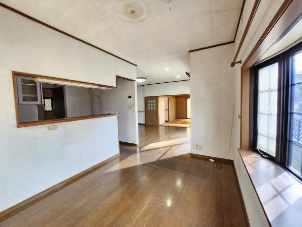 下関市西大坪町の中古一戸建て(リビング)