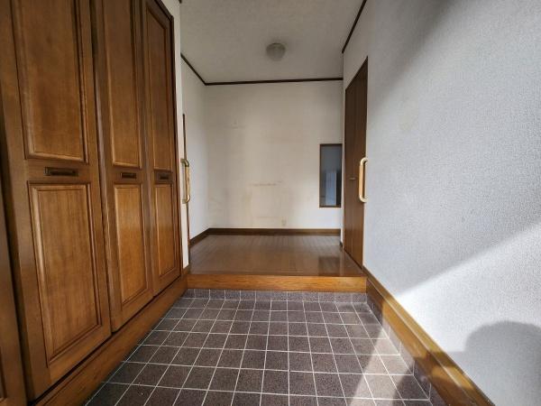 下関市西大坪町の中古一戸建て(玄関)