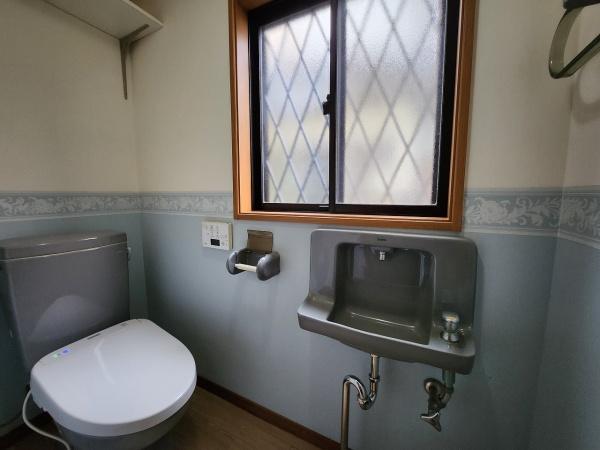 下関市西大坪町の中古一戸建て(トイレ)