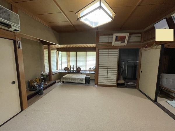 貴船町2丁目／複数台駐車可能　平家