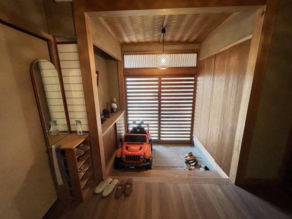 貴船町2丁目／複数台駐車可能　平家