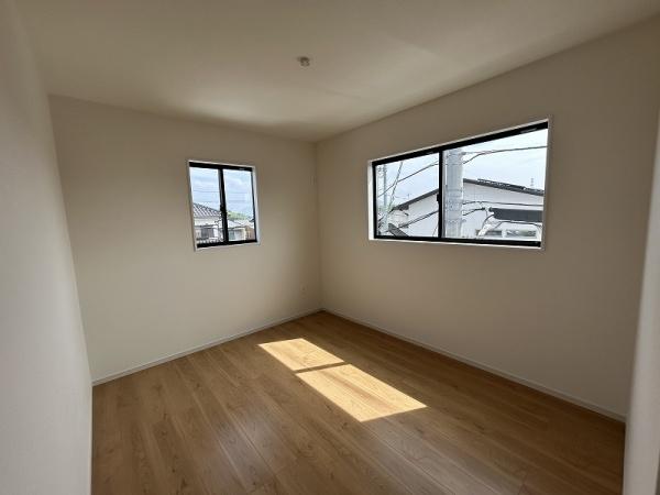 新垢田南町／1-2新築　角地