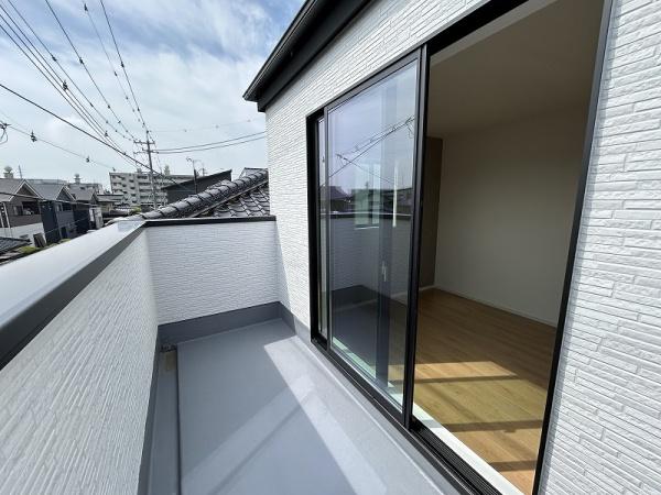 新垢田南町／1-2新築　角地