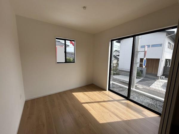 新垢田南町／1-2新築　角地