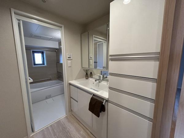 栄町マンション／水廻り新品　市立病院近く