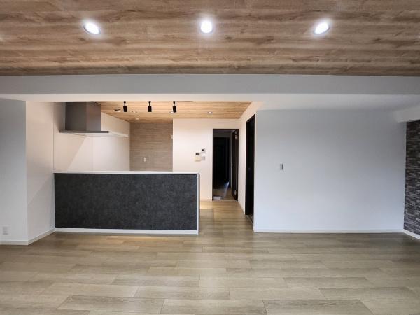 大字石原／コスパ近く　駐車場３台可