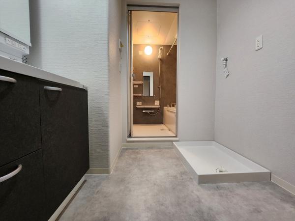 大字石原／コスパ近く　駐車場３台可